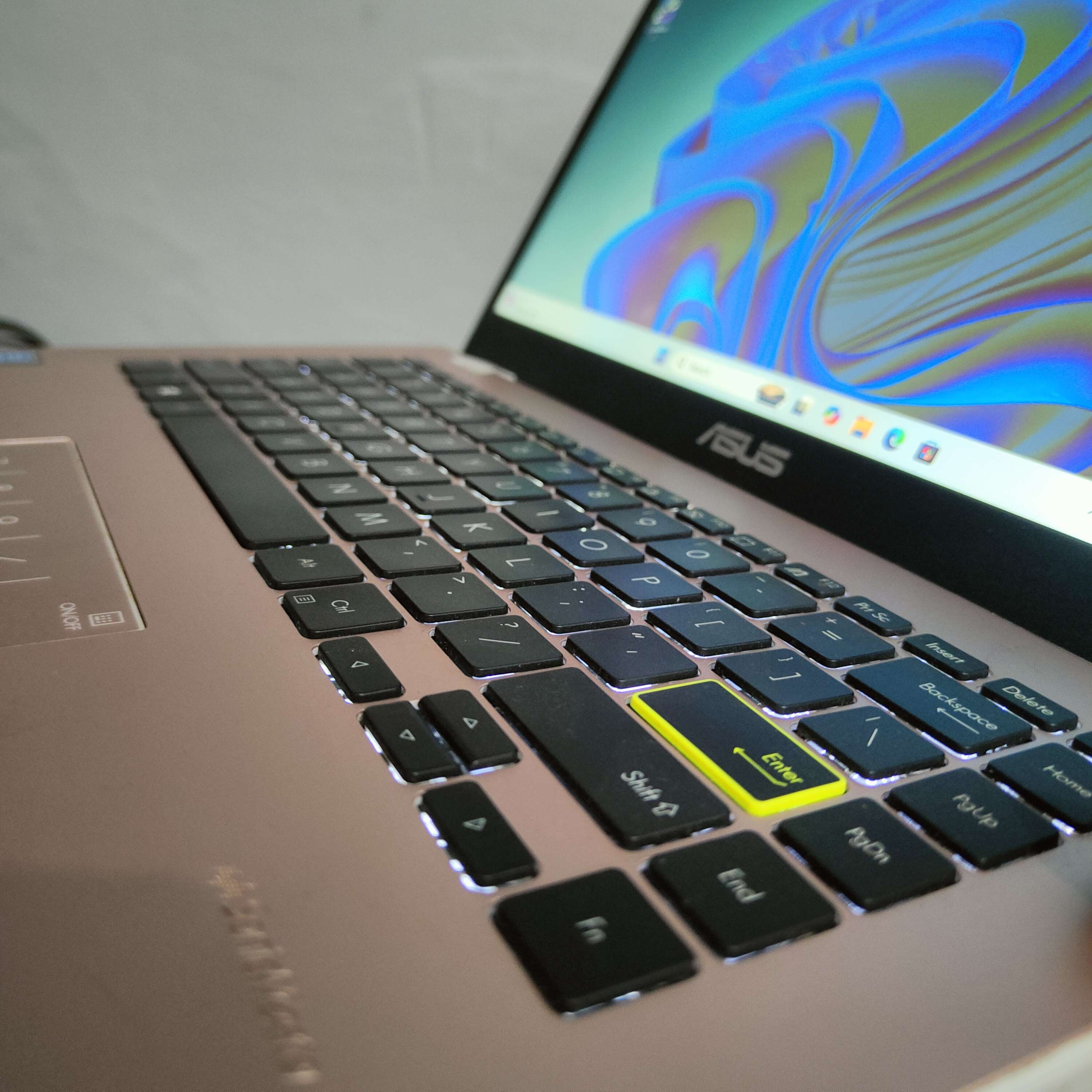 ASUS VIVOBOOK E410M INTEL CELERON N4020 RAM 4GB SSD 256GB 2020 Warna Pink