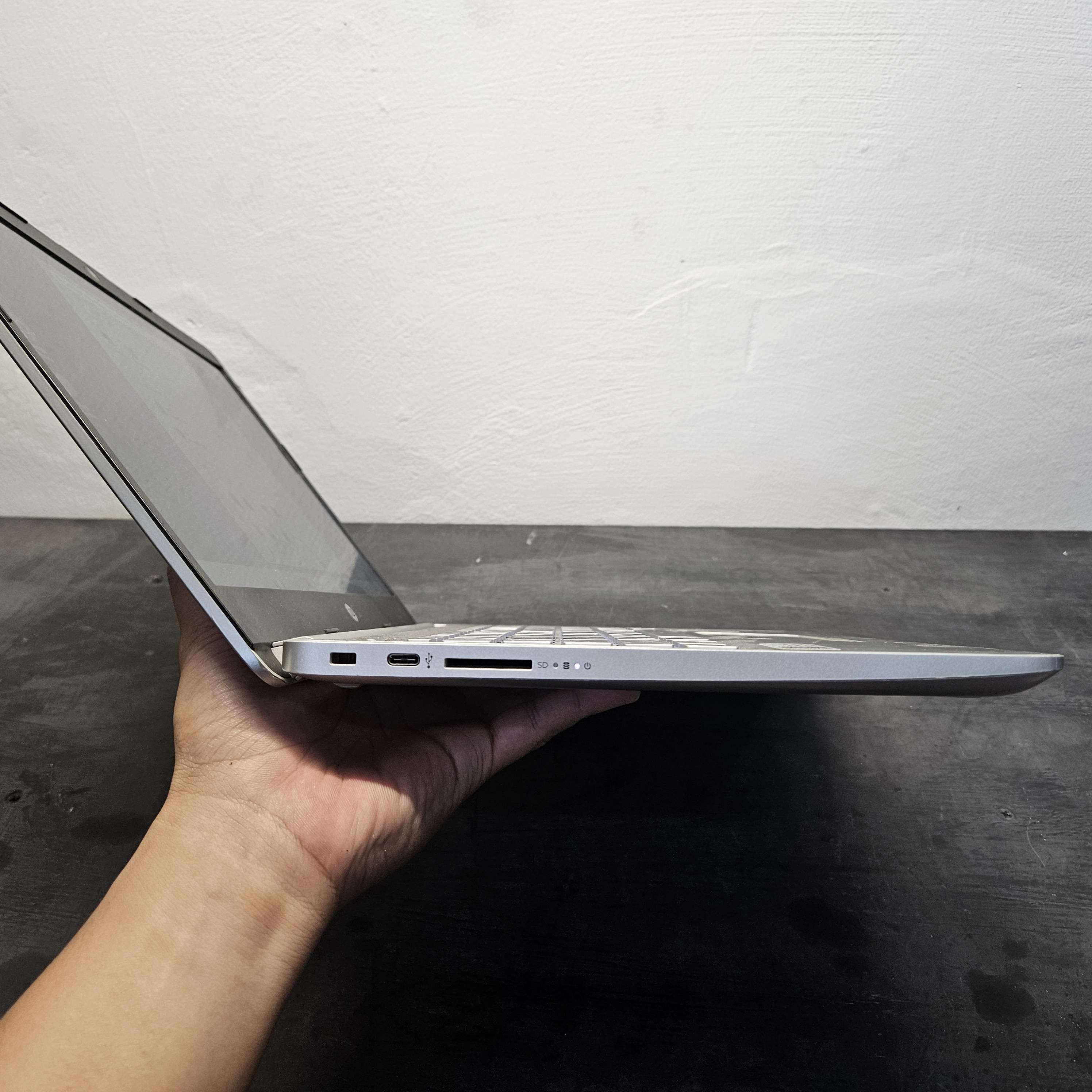 HP 14 Intel Keyboard BACKLIGHT RAM 4GB SSD 256GB