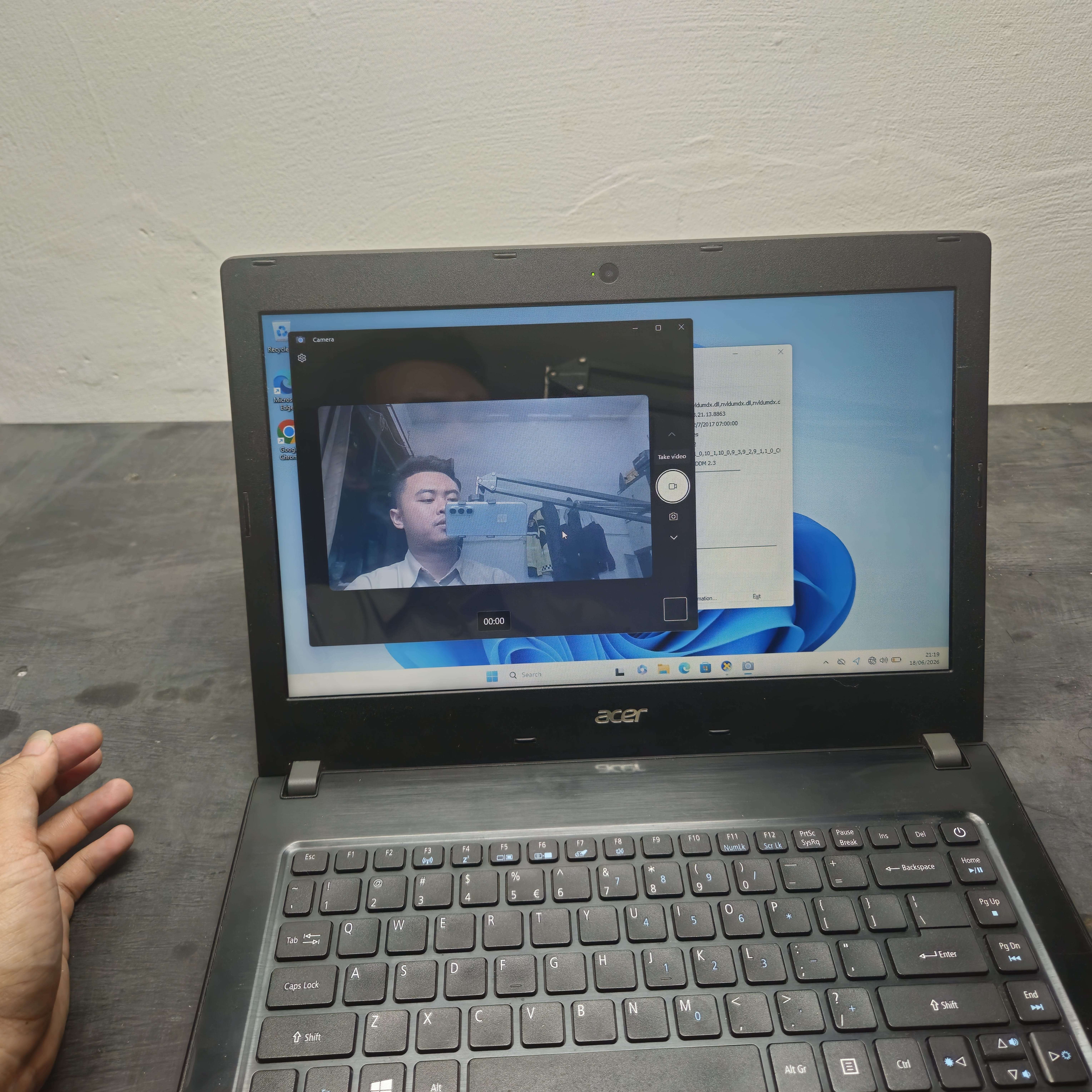 ACER a514 double grafis CORE i3 gen 6 Nvidia 940MX RAM 8GB