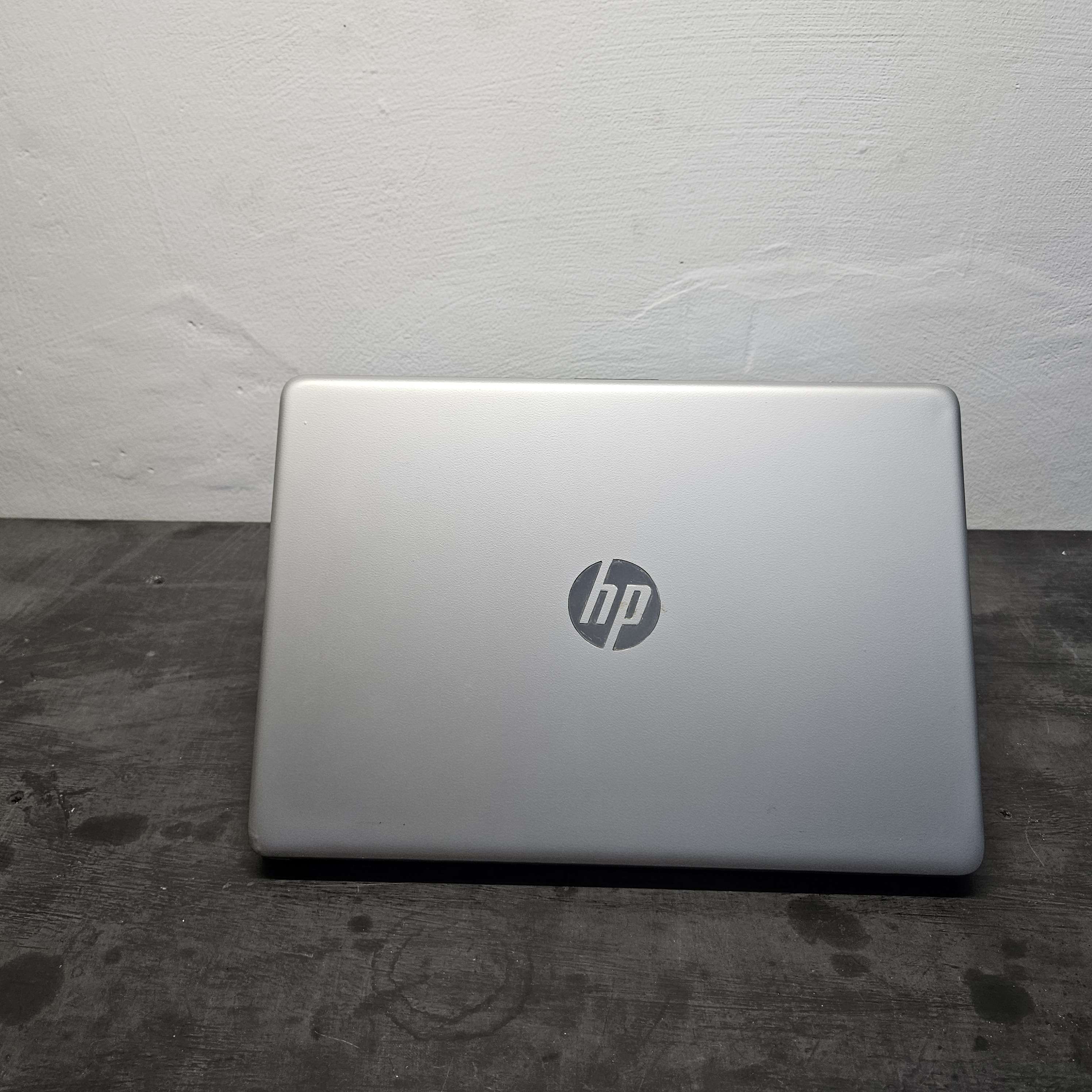 HP 14 Intel Keyboard BACKLIGHT RAM 4GB SSD 256GB