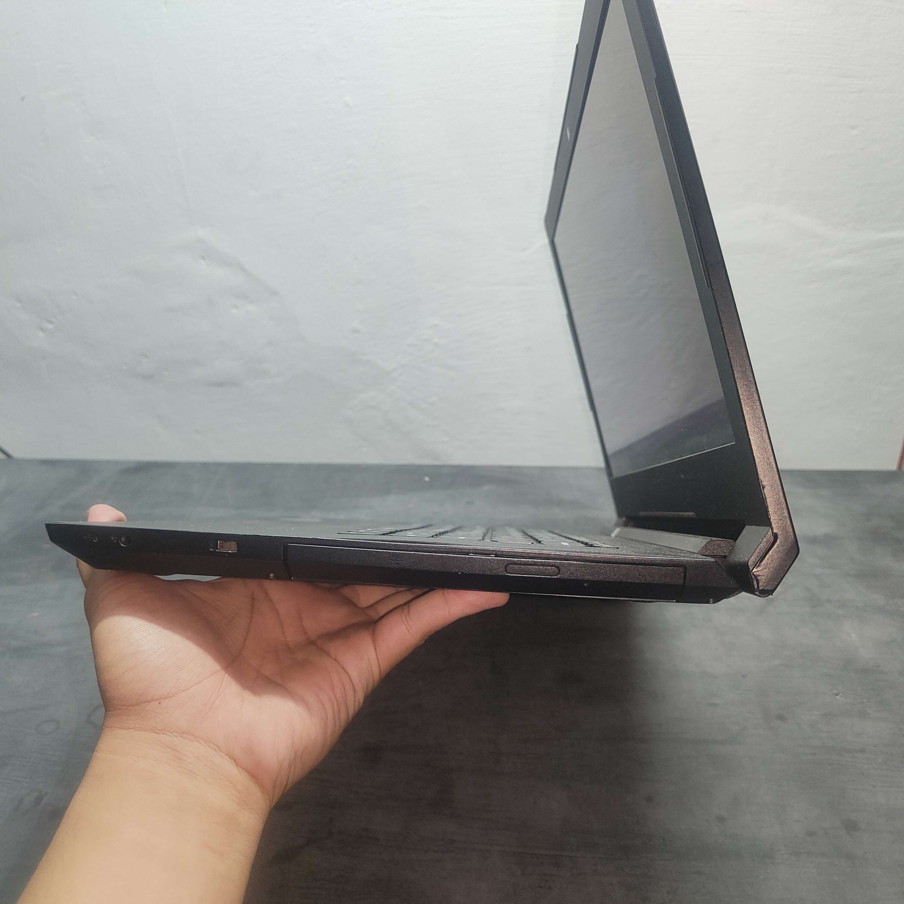 Lenovo V110-14AST AMD A9 Radeon R5 RAM 4GB SSD 128GB+HDD 500GB