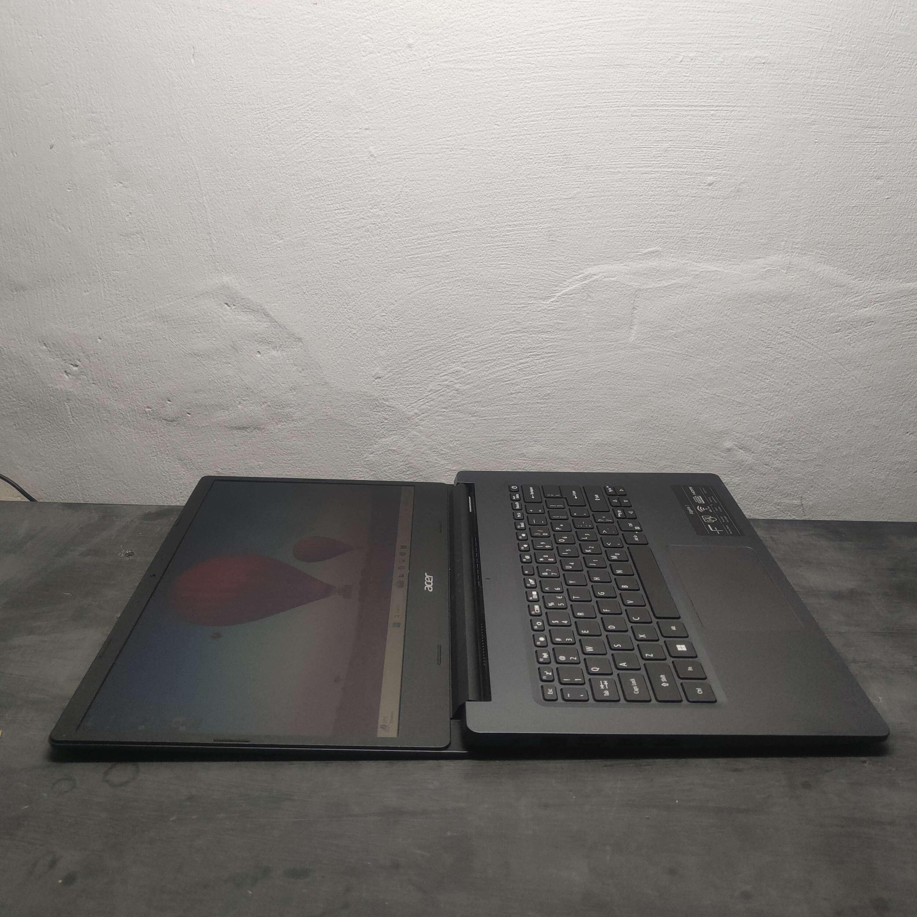 Acer Aspire A314 AMD Ryzen 3 3250U with Radeon Graphics Ram 8 SSD 256 GB