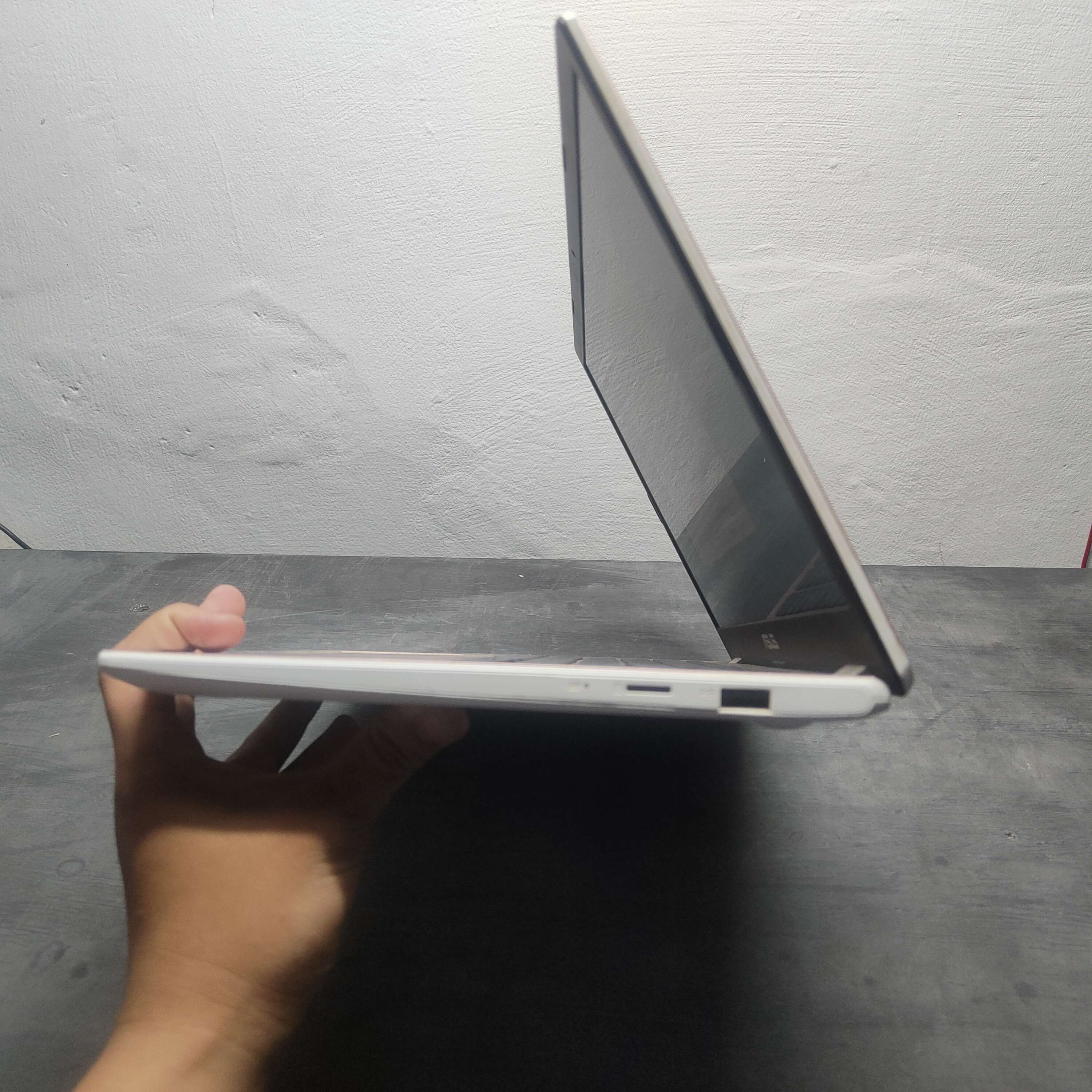 ASUS E410M Rose Gold Edition RAM 4GB SSD 256GB
