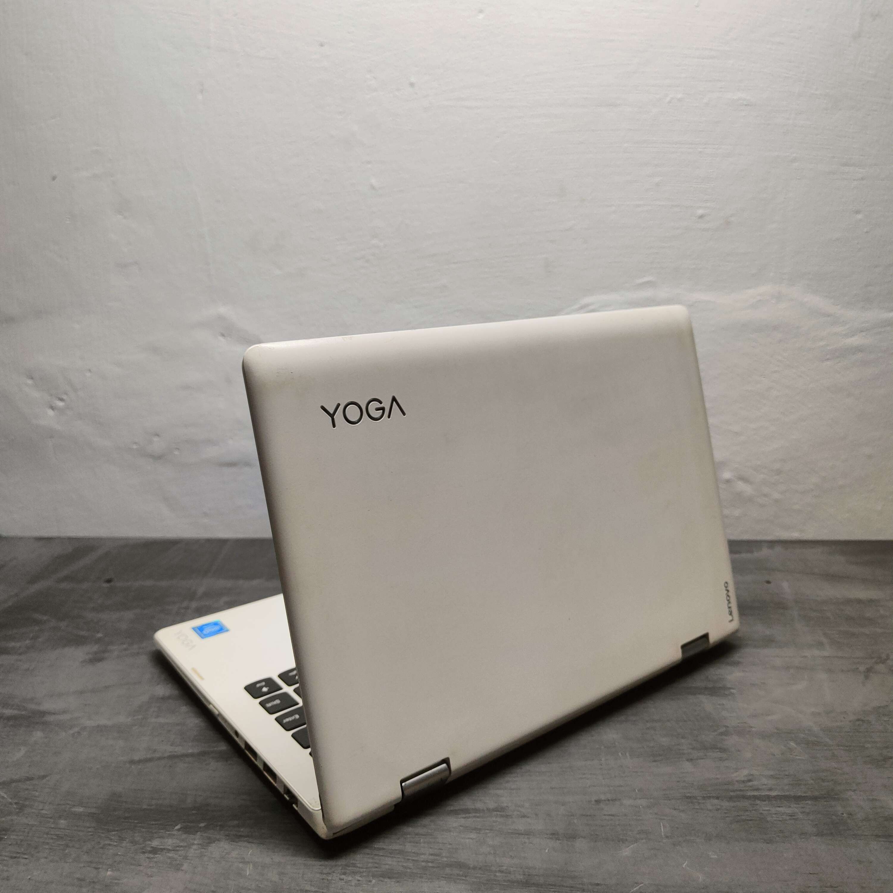 Lenovo yoga TOUCHSCREEN 310 (2016) Intel Celeron N3350 Ram 4 SSD 128