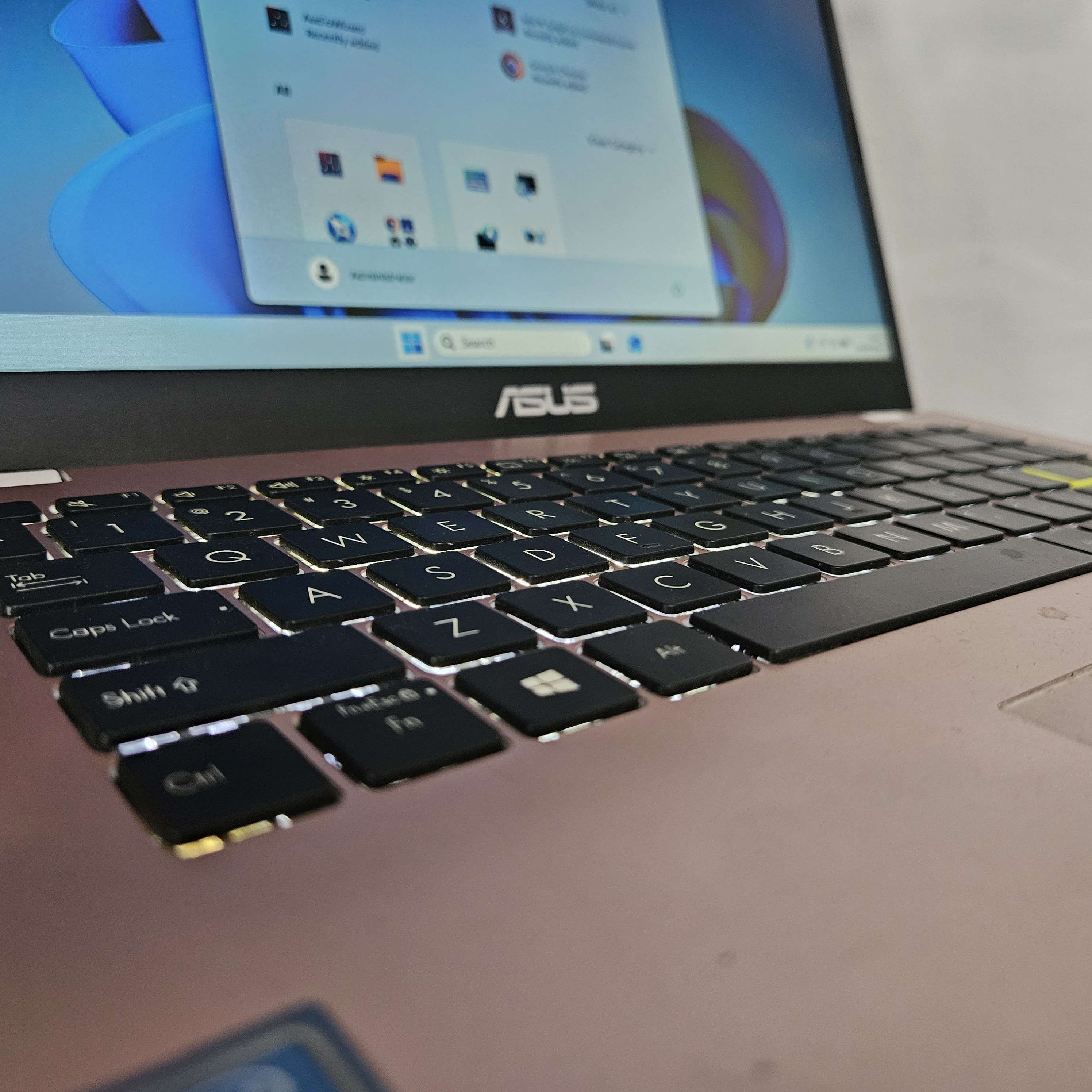 ASUS E410M Rose Gold Backlight Keyboard