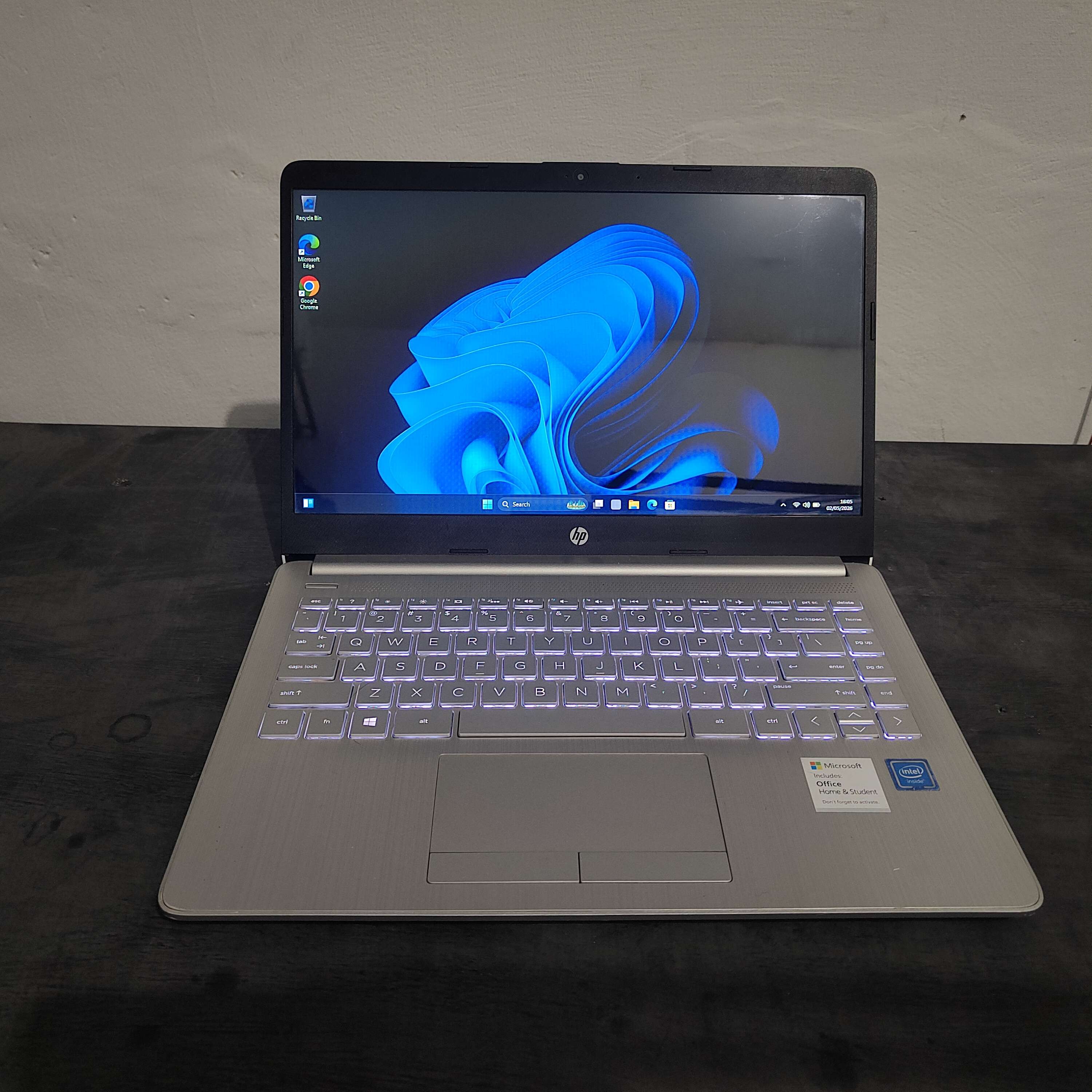 HP 14s-cf Intel Celeron Standard RAM 4GB SSD 256GB