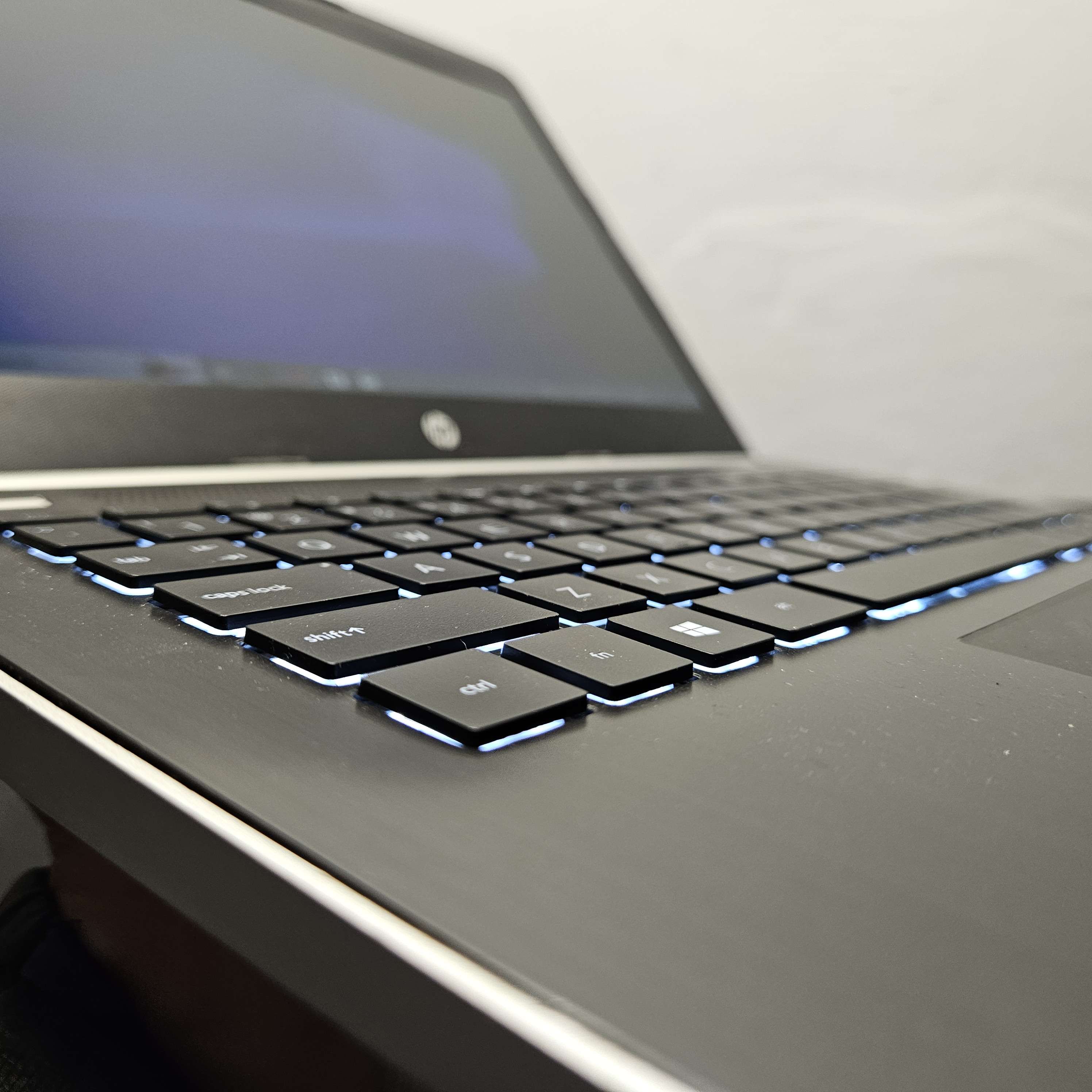 HP 14 AMD A9 RADEON R5 RAM 8GB SSD 256GB