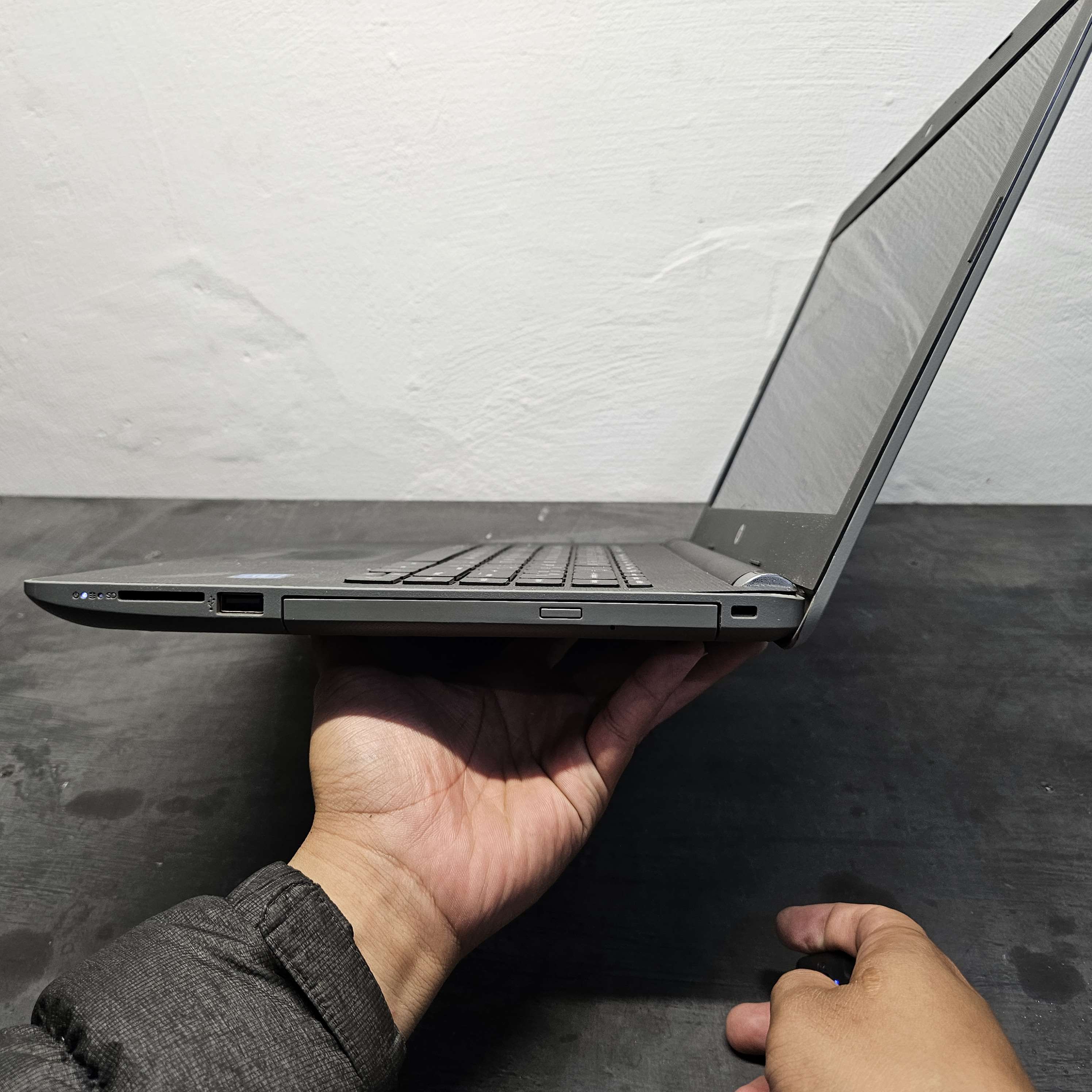 HP 14-BS  RAM 8GB SSD 128GB Celeron