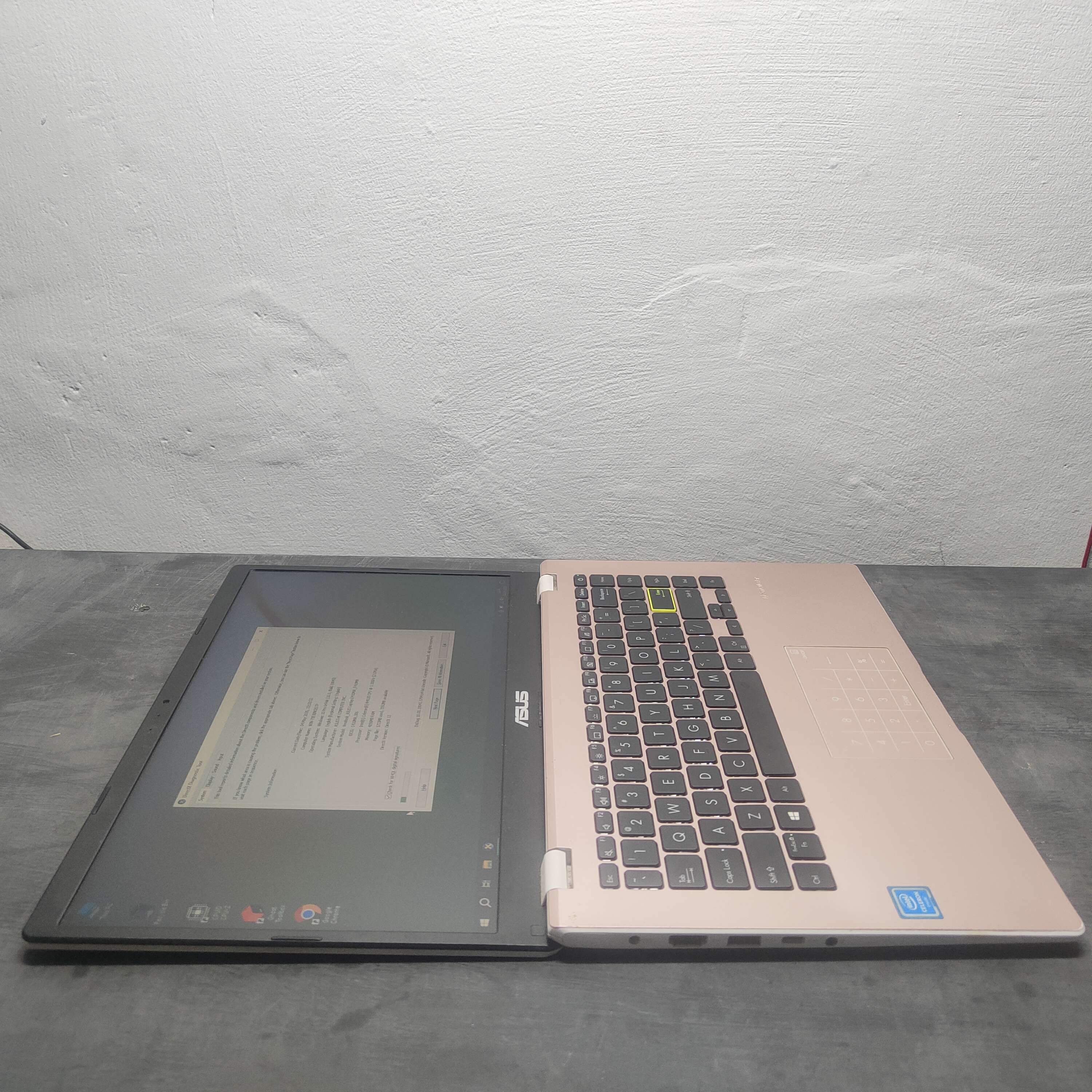 ASUS E410M Rose Gold Edition RAM 4GB SSD 256GB